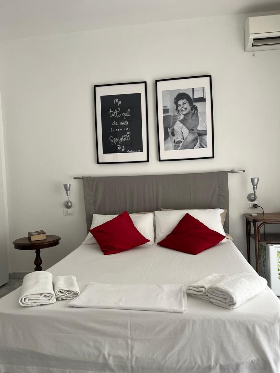 hair dryier, towels, air conditioner