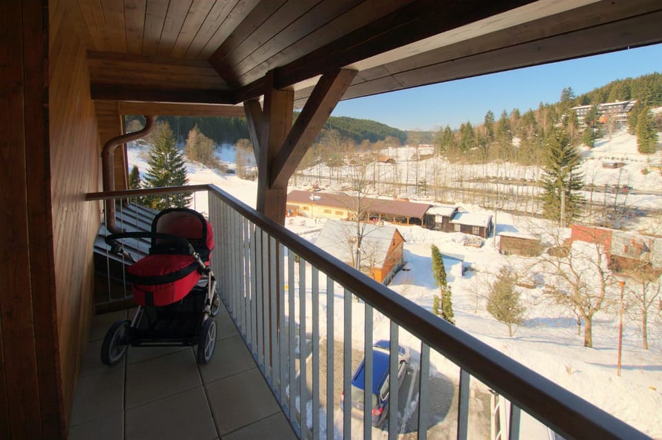 Balcony/Terrace, Mountain view