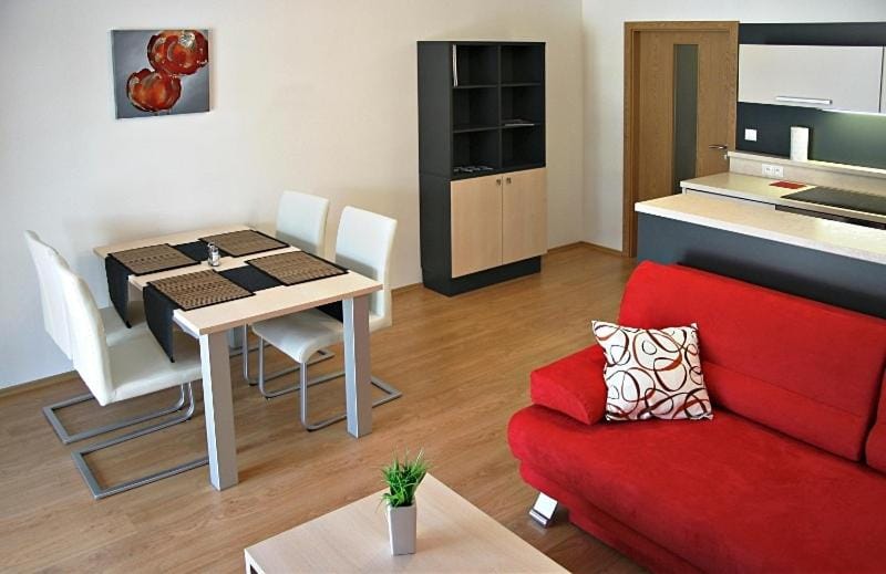 Kitchen or kitchenette, Living room