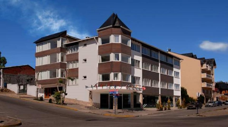 Property building, Day, Neighbourhood, Street view, Location, Parking