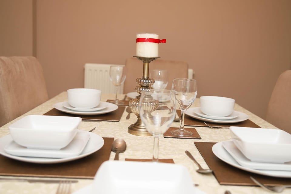 Stay 69G - Hush View House, Romford, London Havering House in Romford