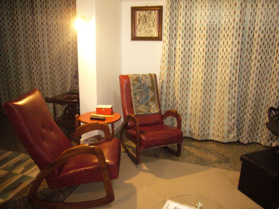 TV and multimedia, Seating area