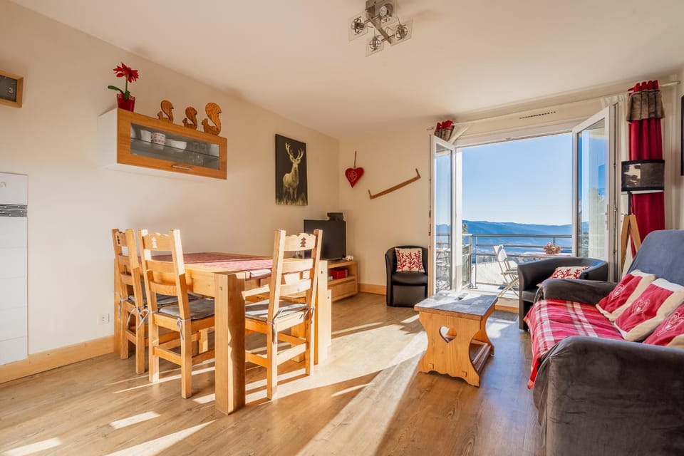 Appartements T2 et T3 L'esprit chalet au coeur du centre ville et 80 m de la télécabine Cabin in Bolquère