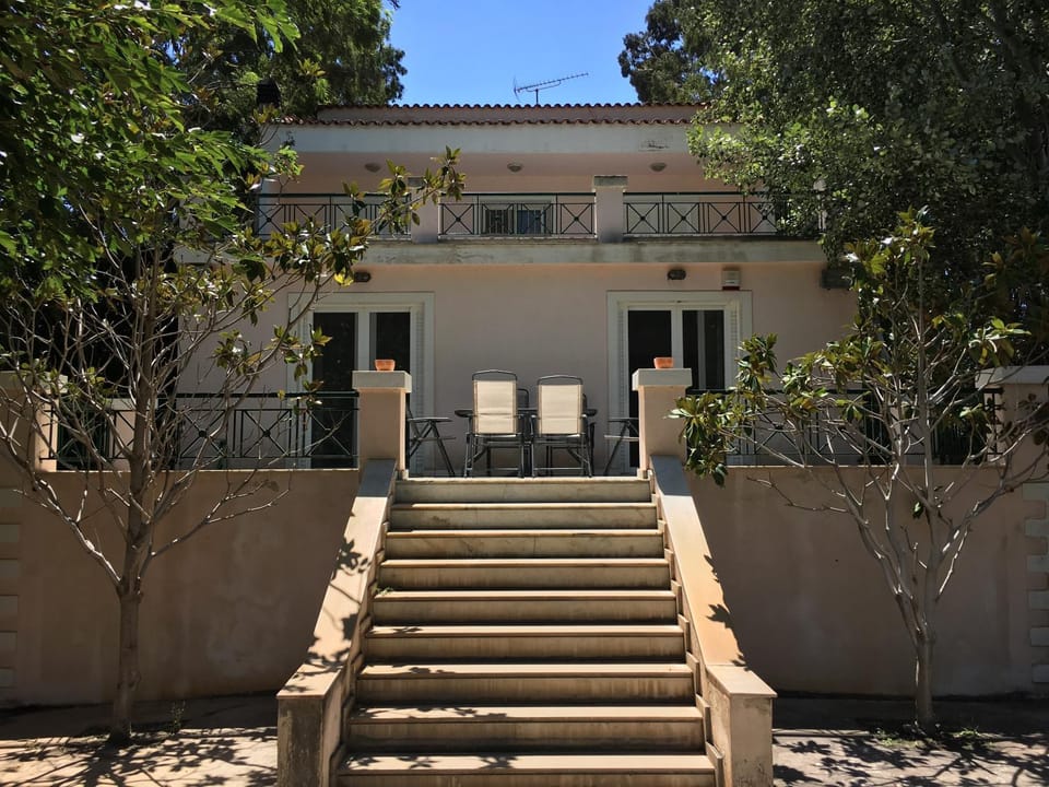 Property building, Facade/entrance