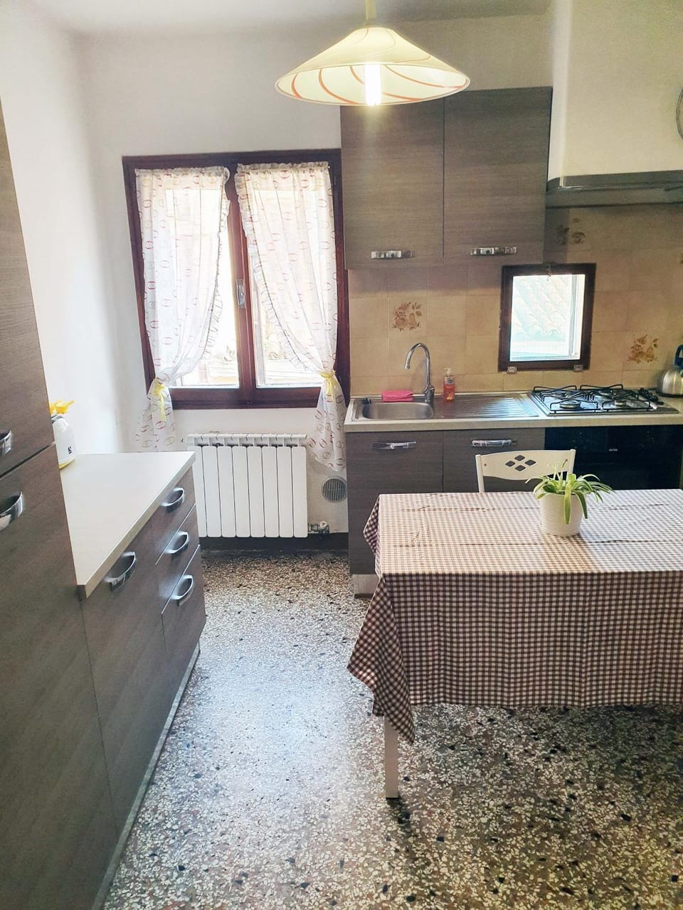 Kitchen or kitchenette, Communal kitchen