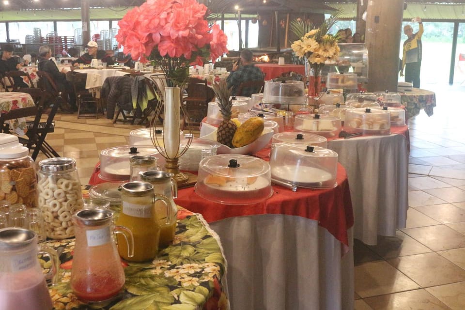 Restaurant/places to eat, Food and drinks, Banquet/Function facilities, Food, Buffet breakfast, Drinks, wedding