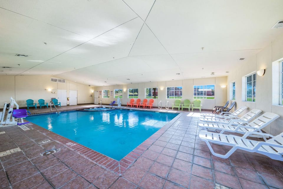 On site, Pool view, Swimming pool