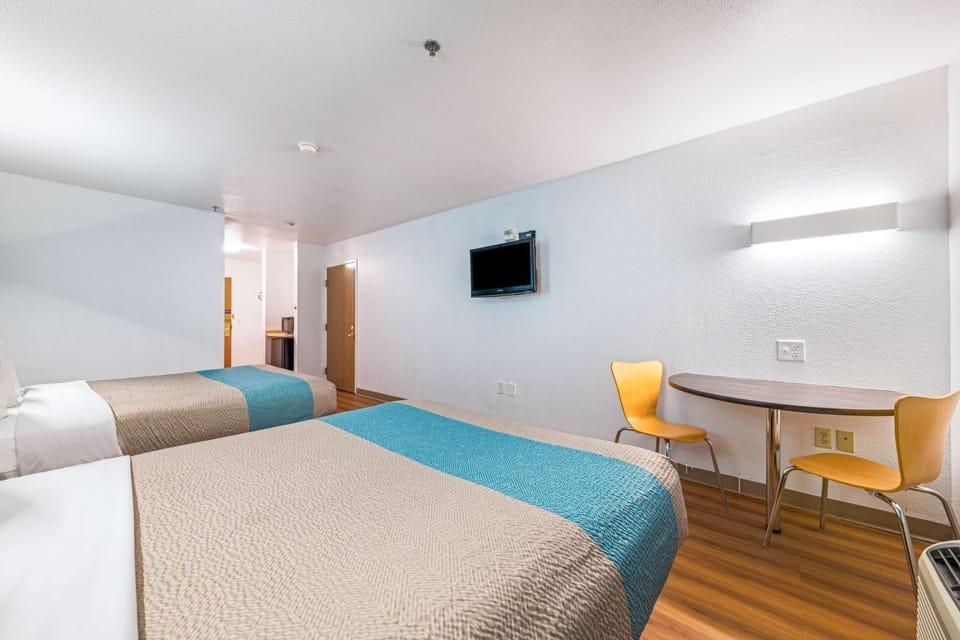 Photo of the whole room, On site