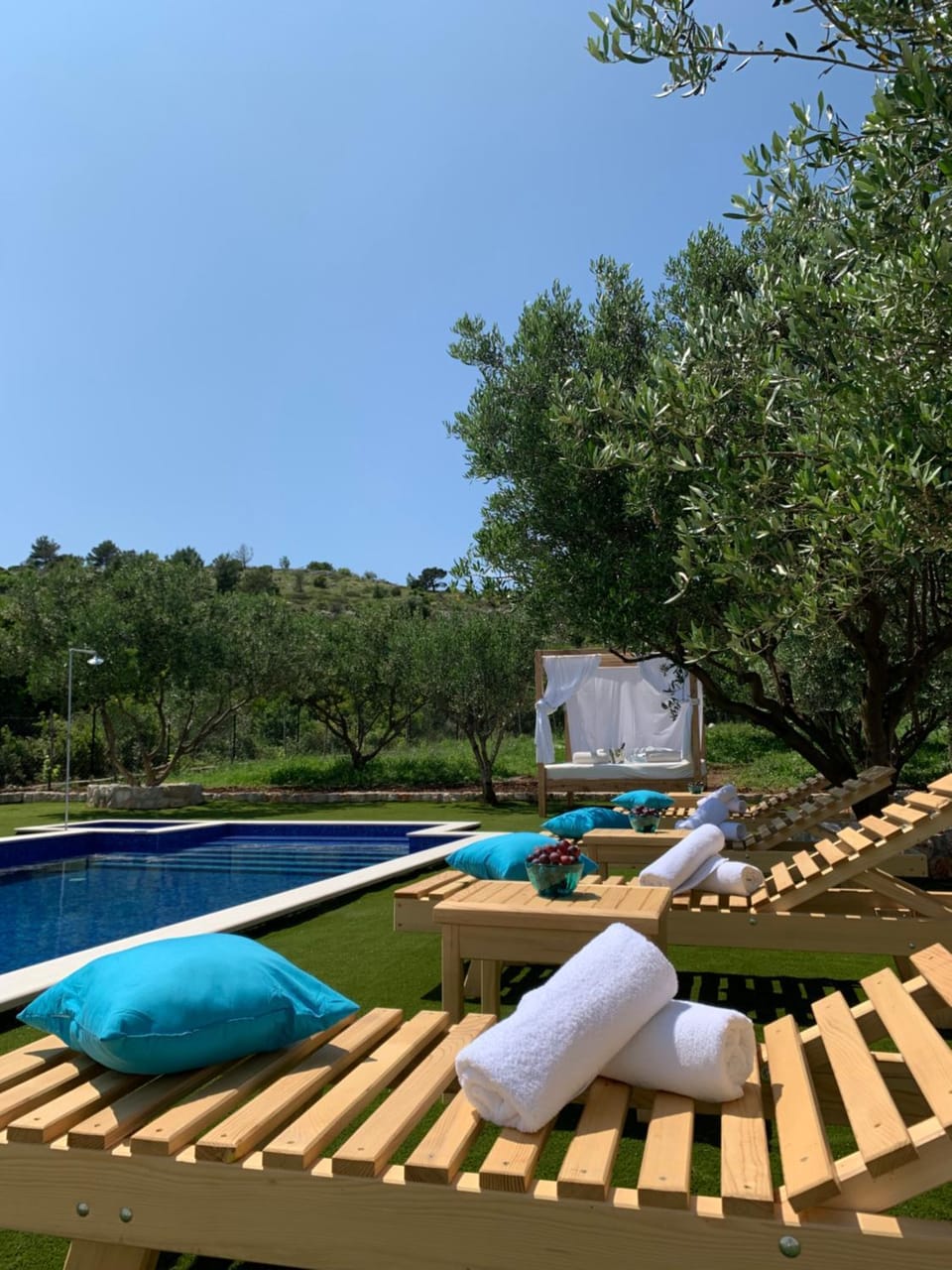 Swimming pool, Swimming pool