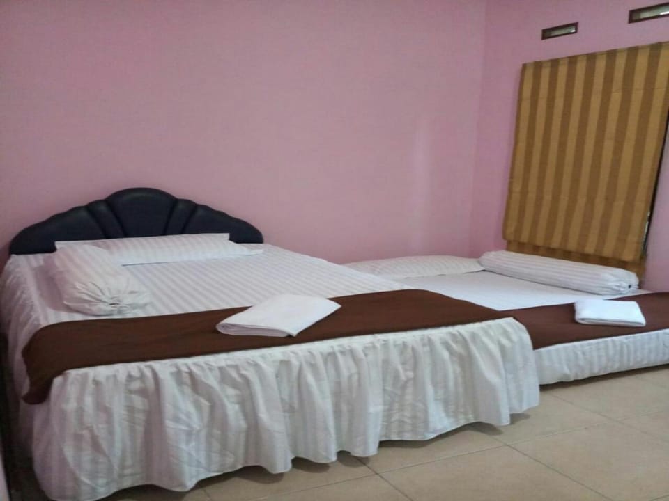 Seventeen homestay syariah Vacation rental in Bandung