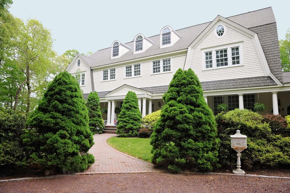 A Walk in the Woods Bed and Breakfast Bed and Breakfast in Southold