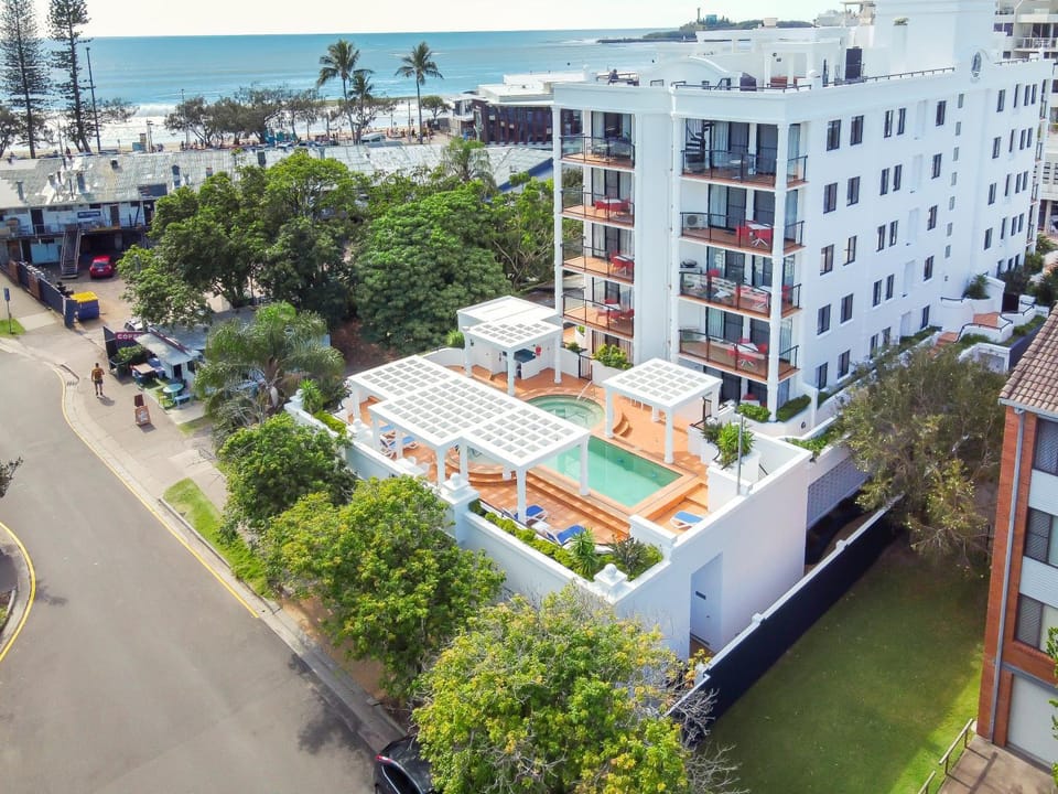 Property building, Sea view, Swimming pool, Location
