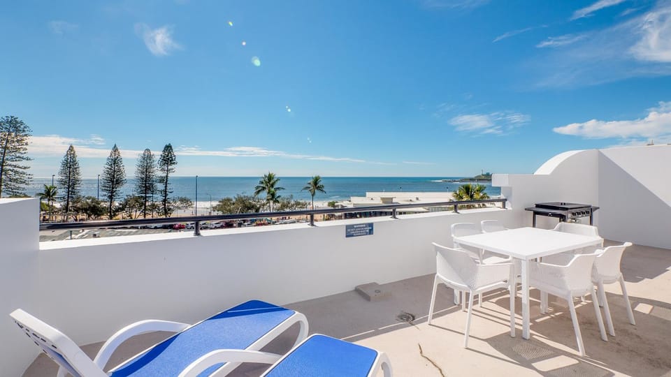 Day, View (from property/room), Balcony/Terrace, Seating area, Beach, Sea view, sunbed