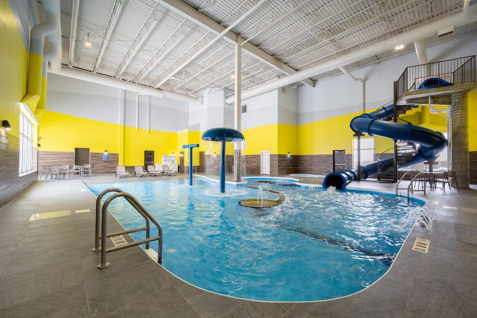 Pool view, Swimming pool