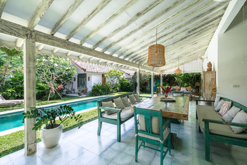 Seating area, Dining area