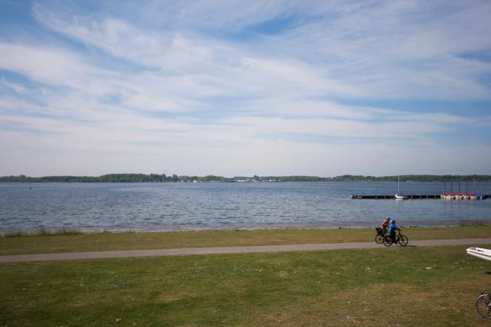 Day, Natural landscape, Cycling, Autumn, On site, Guests, Garden view, Lake view, Sports