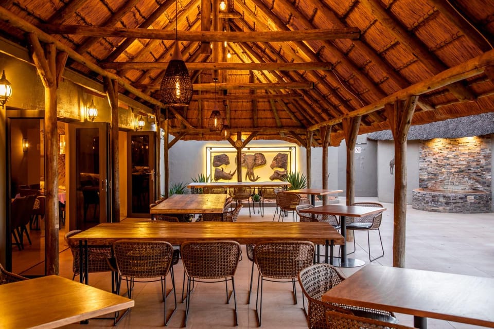 Restaurant/places to eat, Dining area
