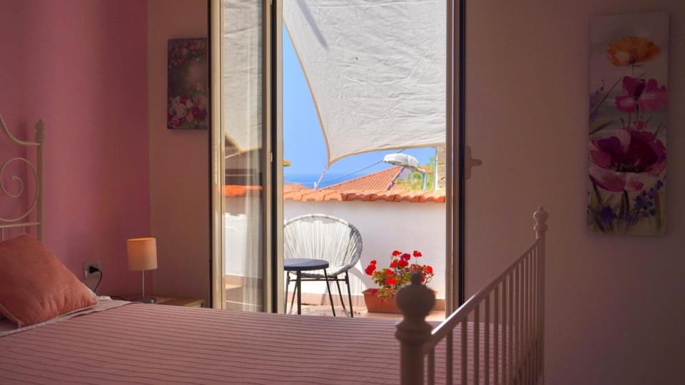 Natural landscape, View (from property/room), Balcony/Terrace, Photo of the whole room, Sea view