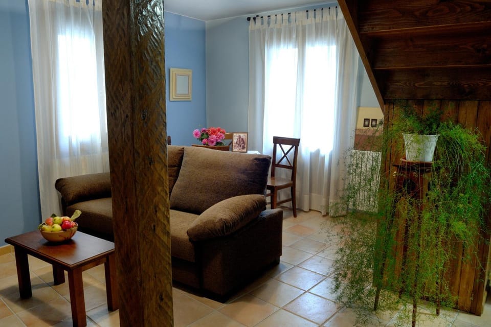 Living room, Other, Other, Decorative detail, Decorative detail, Dining area