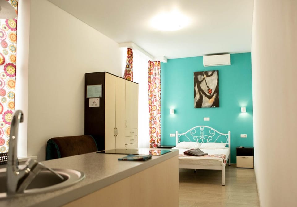 Bed, Photo of the whole room, Bedroom, towels, air conditioner