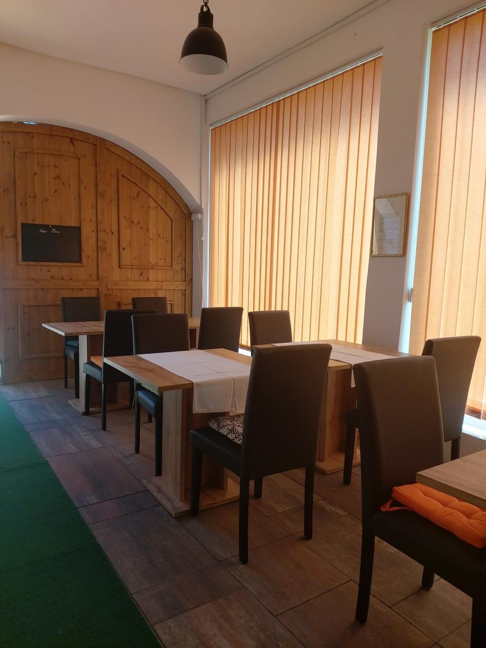 Communal lounge/ TV room