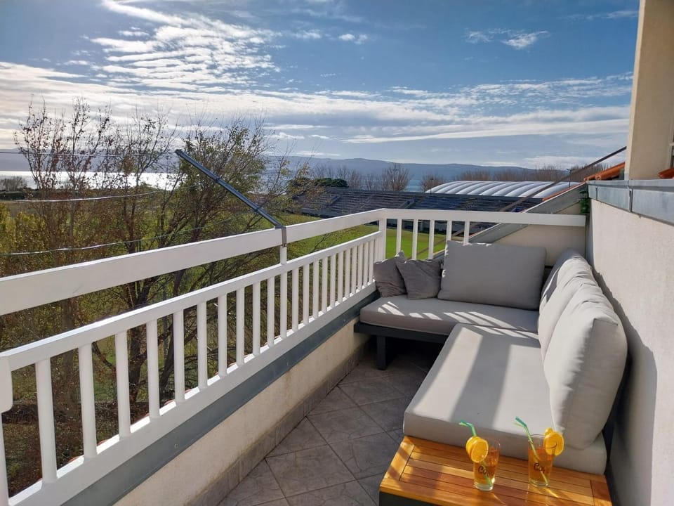 Seaview apartment Apartment in Split-Dalmatia County