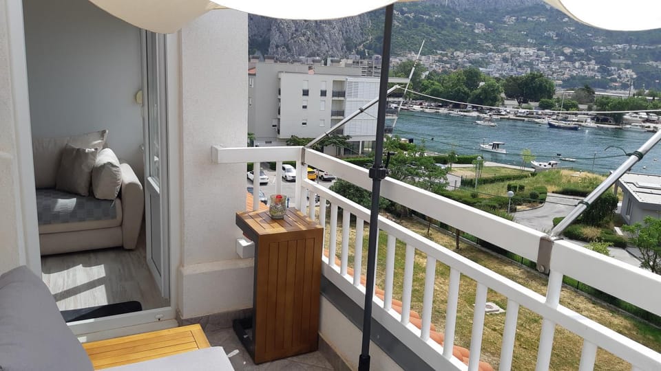 Seaview apartment Apartment in Split-Dalmatia County