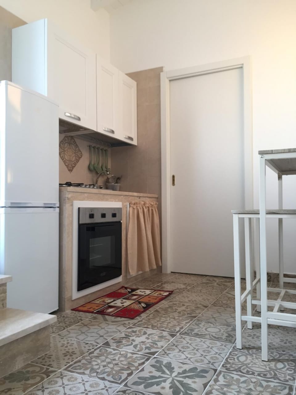 Coffee/tea facilities, Kitchen or kitchenette, Dining area