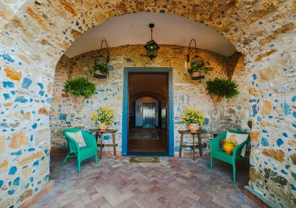 Lobby or reception, Internal: Not applicable to any particular room