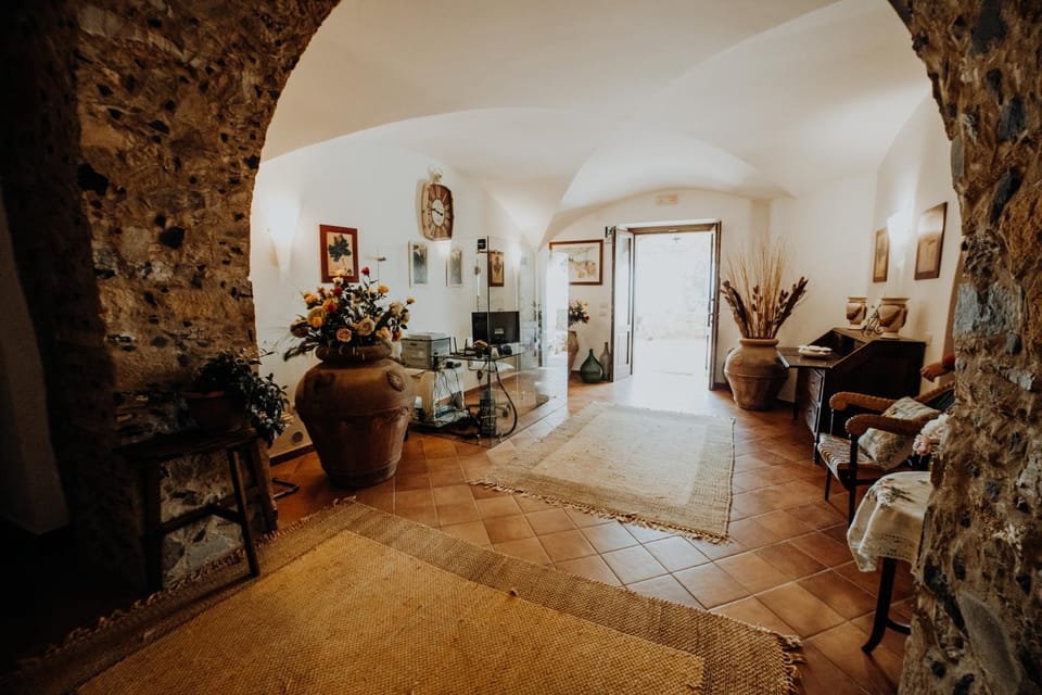 Bird's eye view, Sea view, Street view, Internal: Not applicable to any particular room