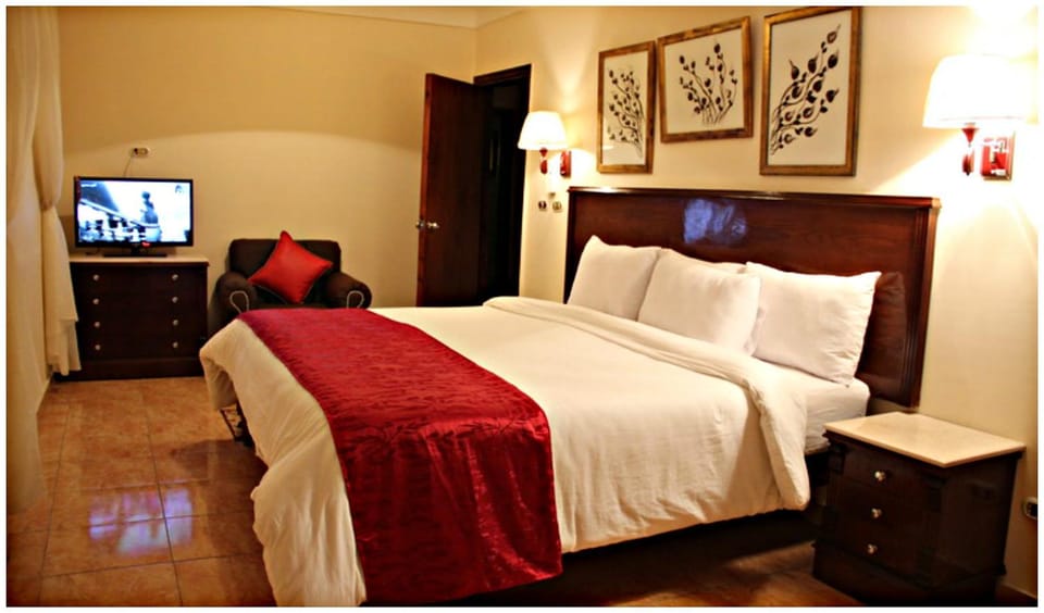 Toilet, Bed, Bathroom, TV and multimedia, Balcony/Terrace, Seating area, Bedroom, Sea view, Family