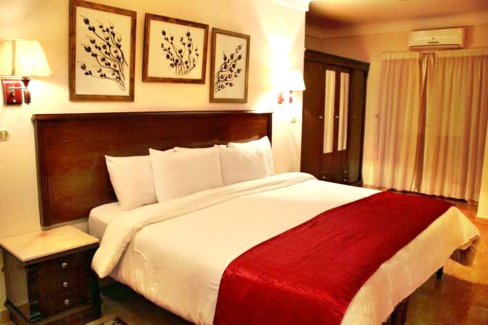 TV and multimedia, Balcony/Terrace, Photo of the whole room, Bedroom, Area and facilities