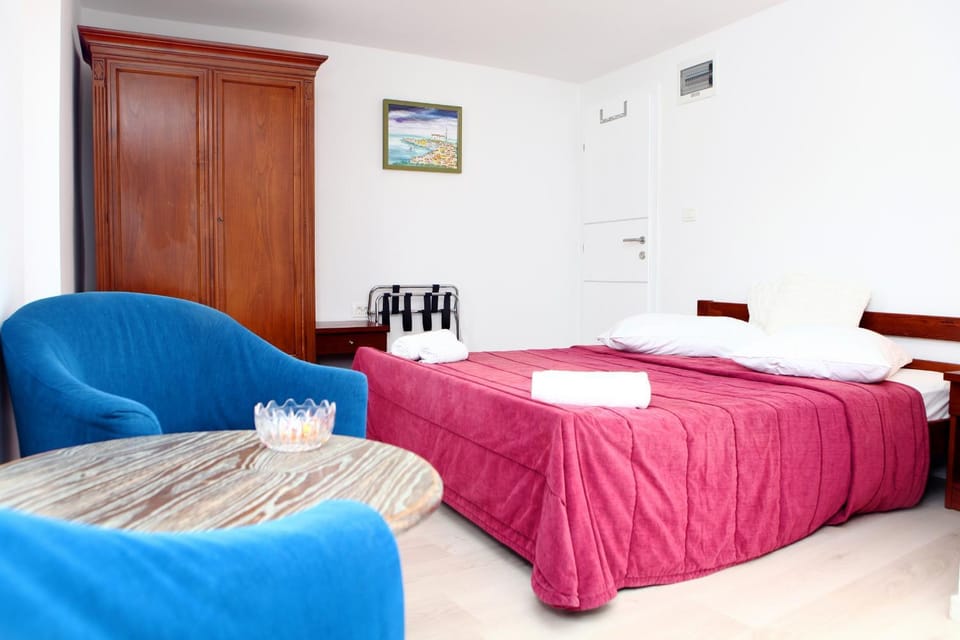 Living room, Bedroom