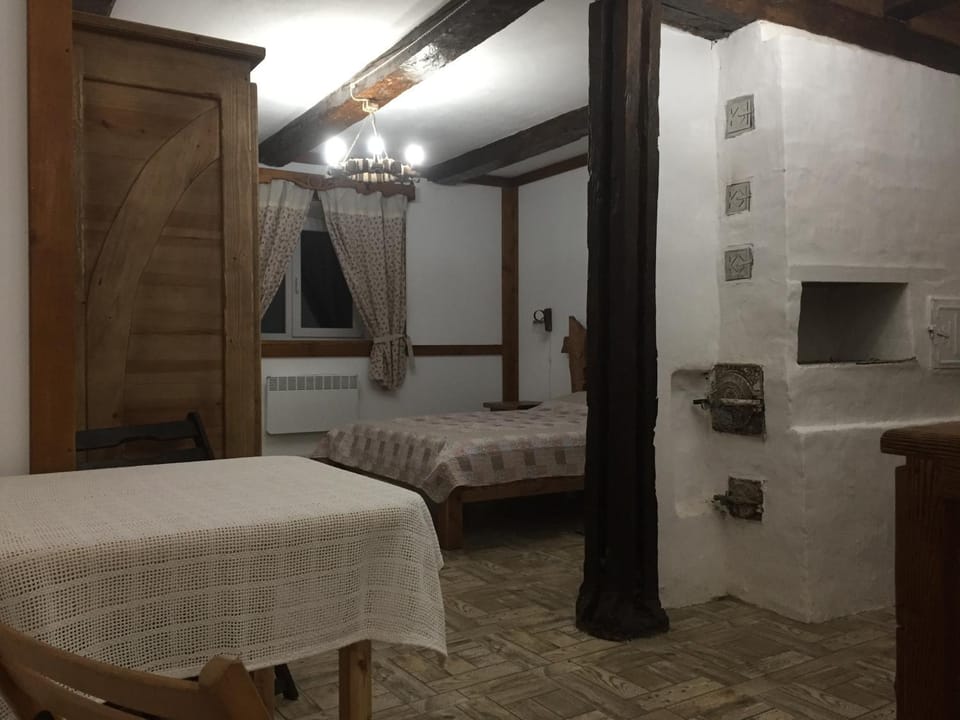 Kitchen or kitchenette, Bedroom