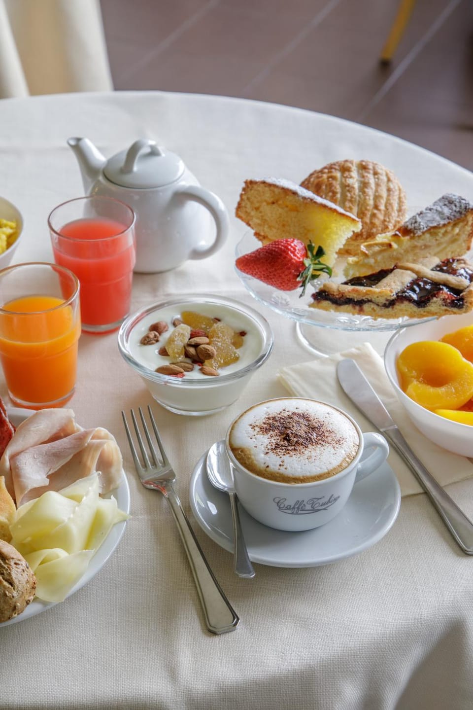 Breakfast, Buffet breakfast, Italian breakfast