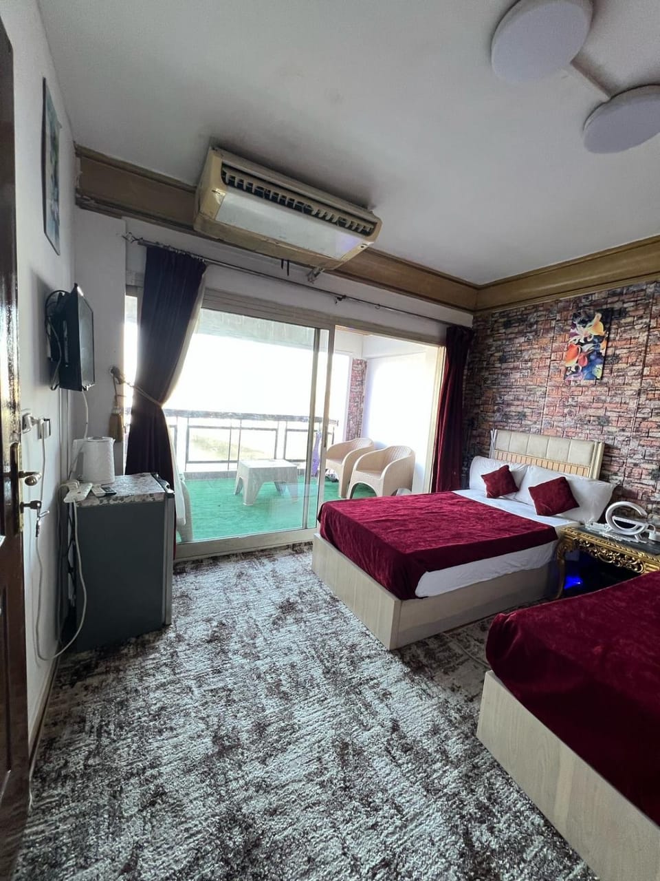 Communal lounge/ TV room