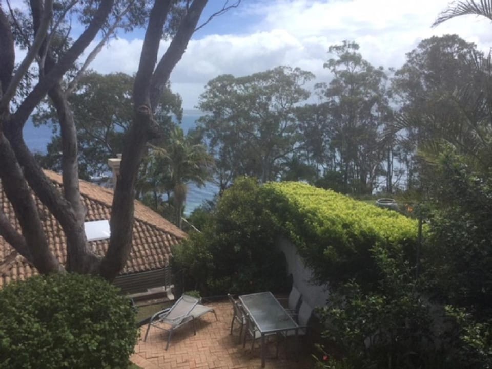 Dutchies Beachside Retreat Apartment in Nelson Bay