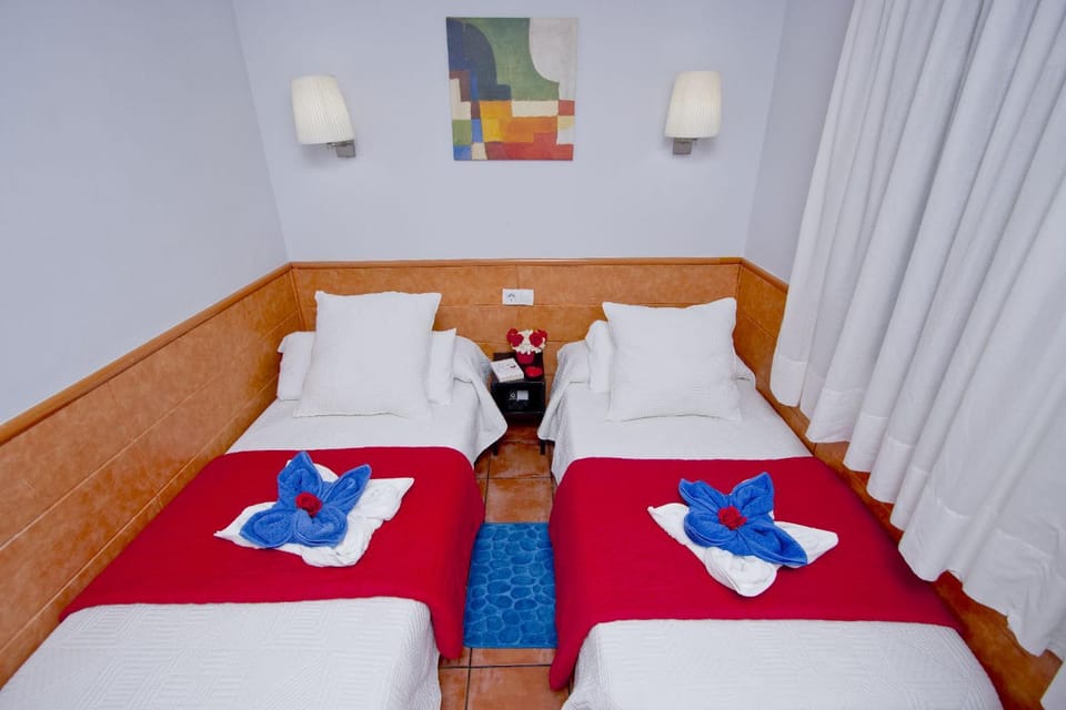 Barcelona City Rooms Hostal Bed and Breakfast in Barcelona