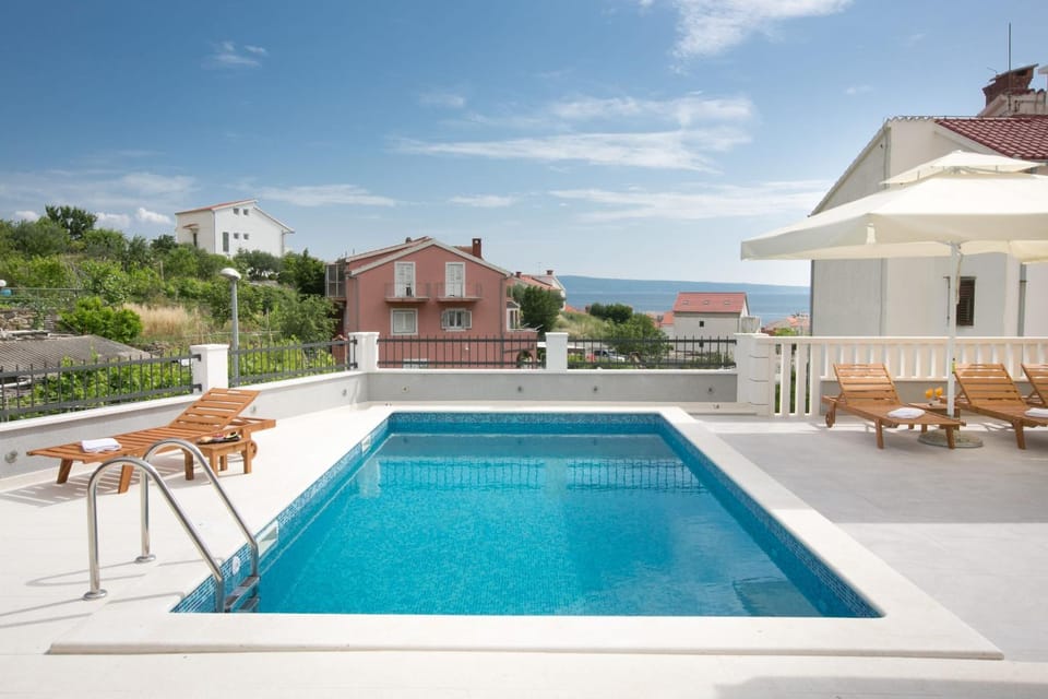 Balcony/Terrace, Swimming pool
