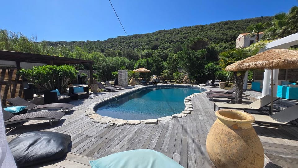 Day, Natural landscape, Swimming pool, sunbed