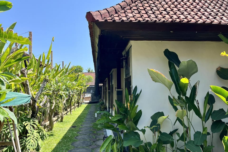 Property building, Day, Garden, Garden view