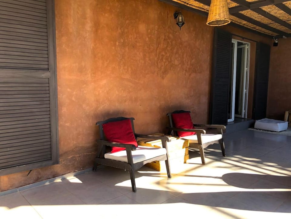 Patio, Living room
