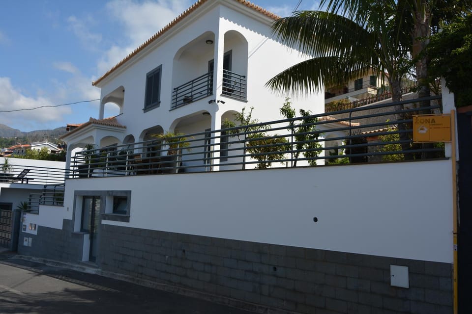 Property building, Facade/entrance, Off site, Street view