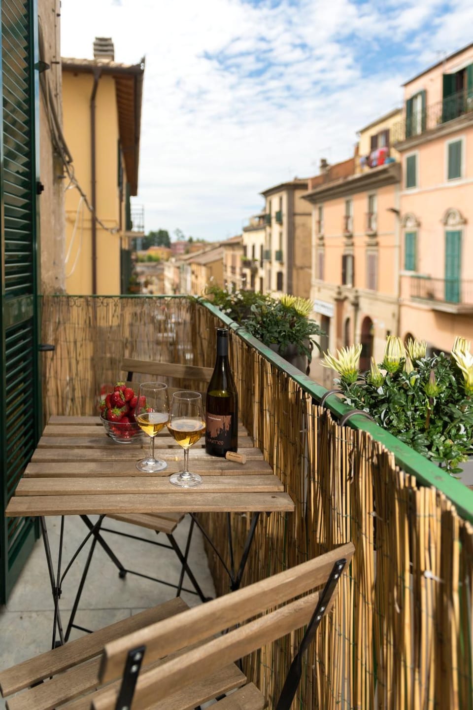 Balcony/Terrace, City view, Street view