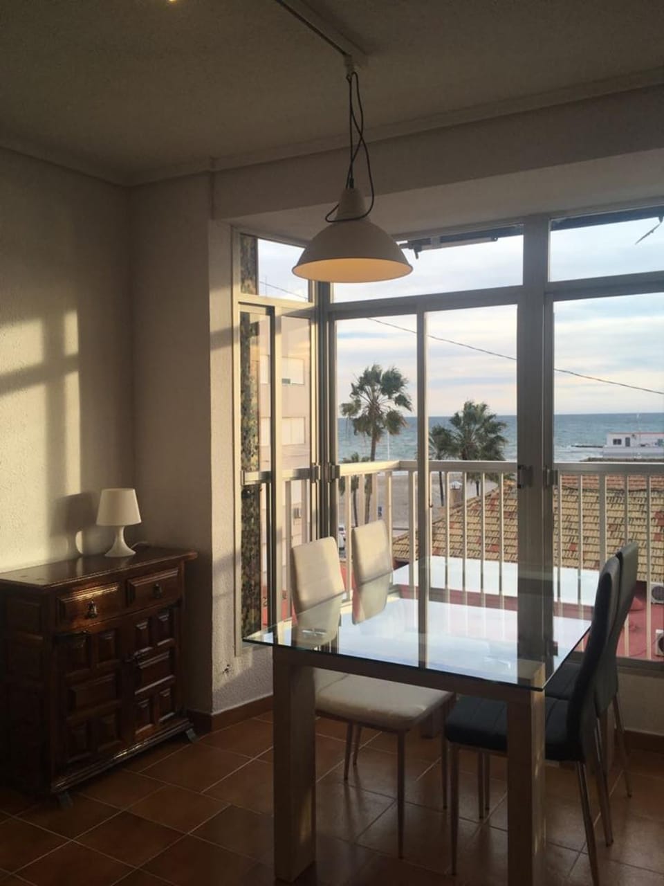 Living room, Photo of the whole room, Decorative detail, Dining area, Beach, Sea view, Sunset