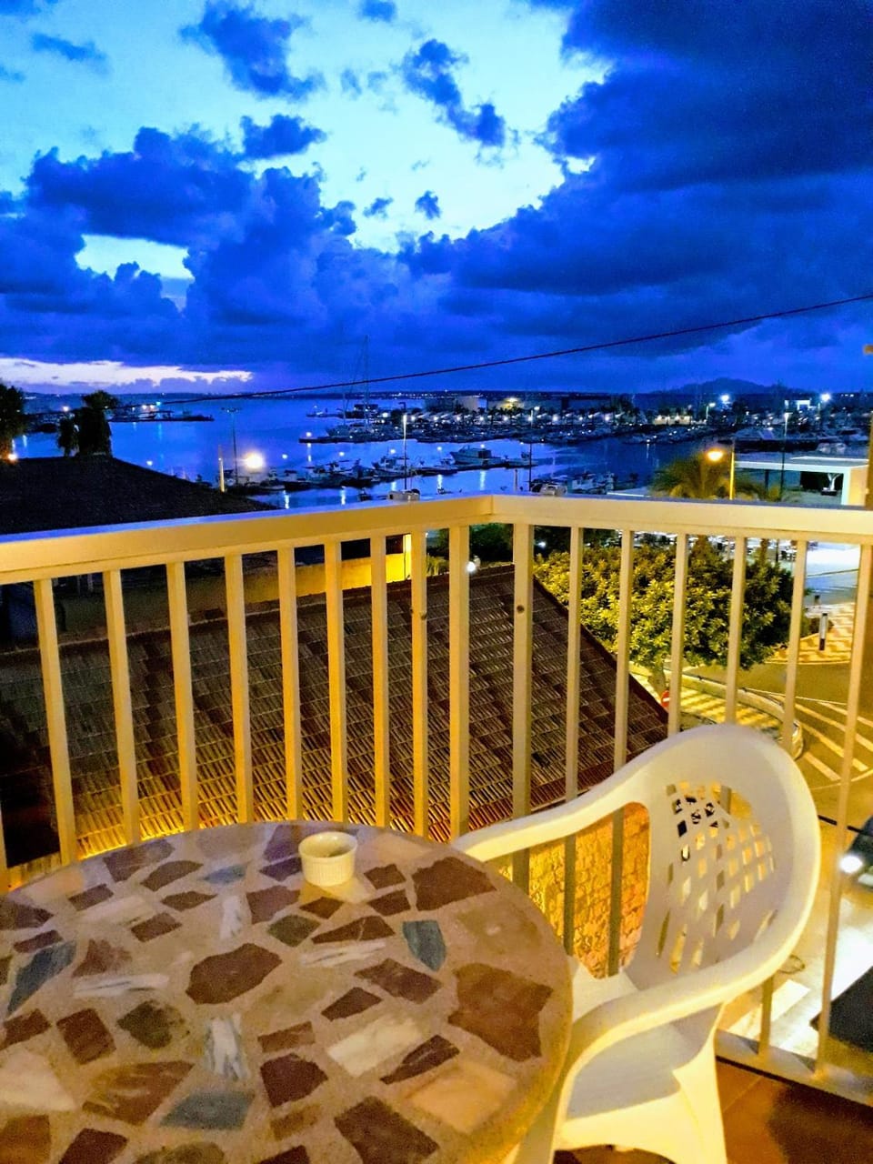 Night, View (from property/room), Balcony/Terrace, Balcony/Terrace, Seating area, City view, Mountain view, Sea view, Street view