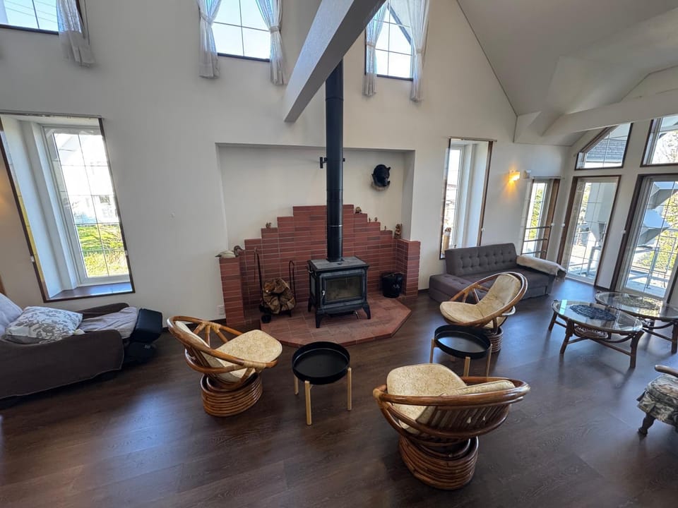 Day, Living room, fireplace