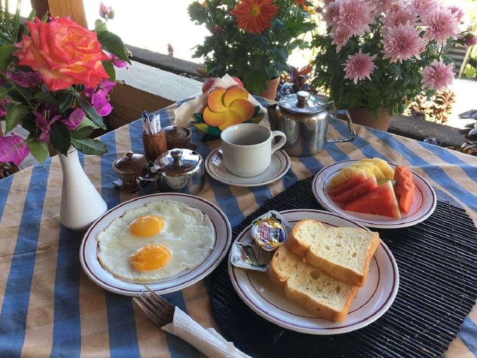 Restaurant/places to eat, Continental breakfast