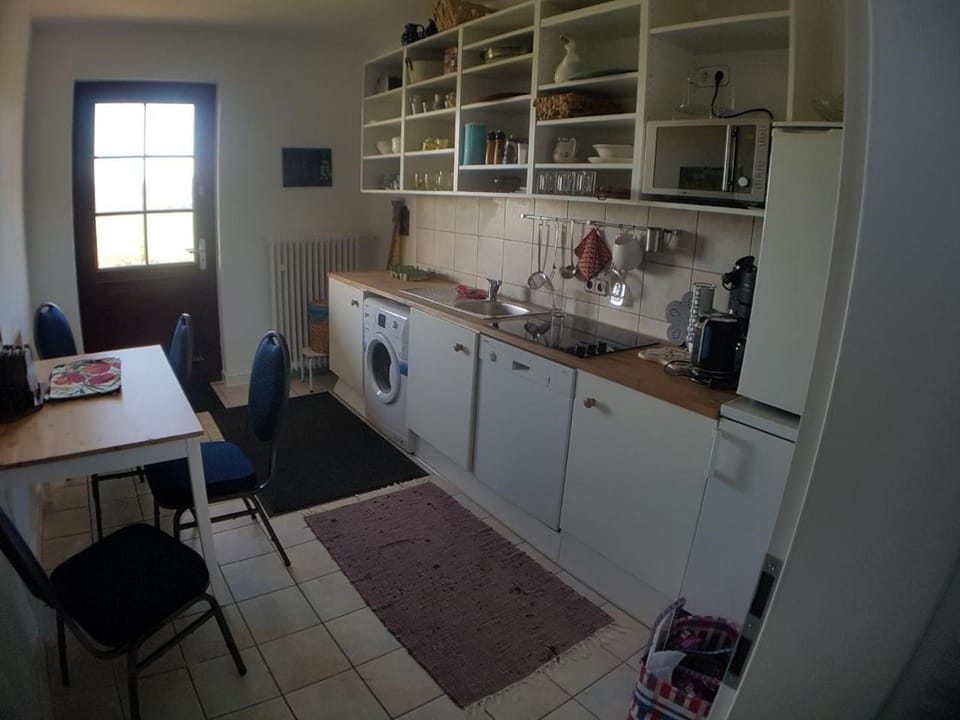 Coffee/tea facilities, Kitchen or kitchenette