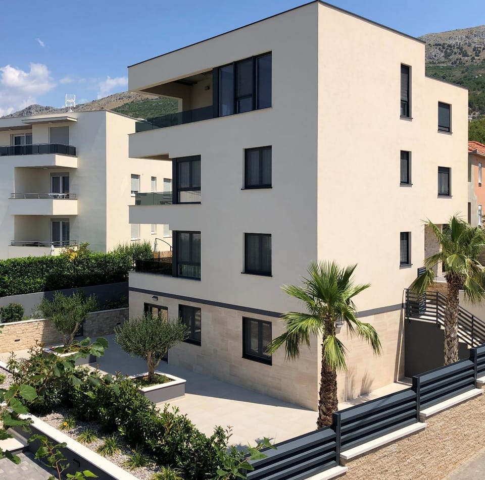 Patio, Neighbourhood, Natural landscape, Garden, Balcony/Terrace, Photo of the whole room, On site
